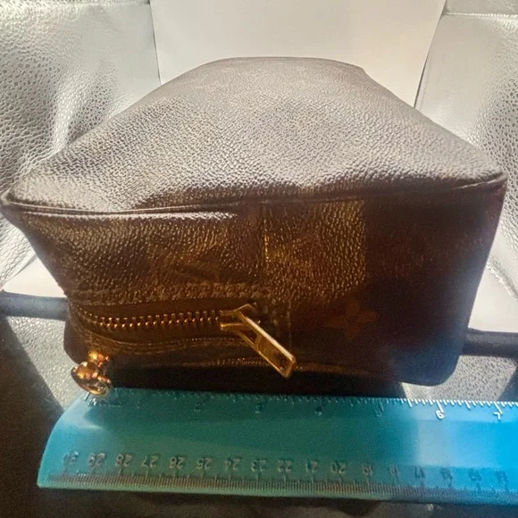 Louis Vuitton Monogram Trousse Toilette 28 Crossbody - Picture 14 of 15